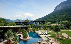 Manna Resort